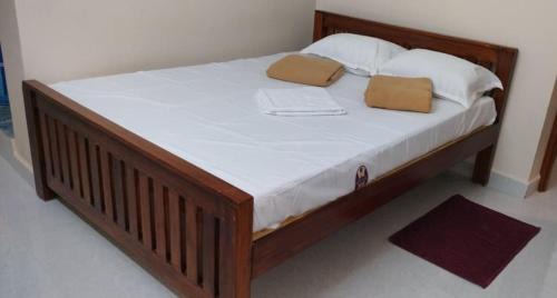 Tiruvannamalai Hotel | Guru Room