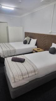Parkes Hotel | Hamilton Henry Parkes Motor Inn