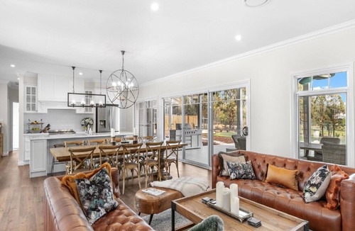 Pokolbin House | HAMPTONS ON FIGTREE - THE VINTAGE HOLIDAY HOUSES