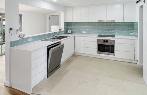 North Haven House | Haven Hideout - 3 bedroom holiday home in North Haven, close to beach, wifi available