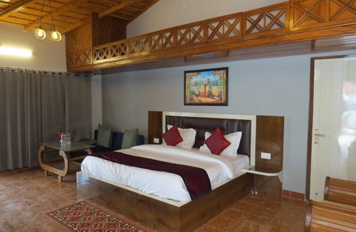 Bhowali Hotel | Haya palace