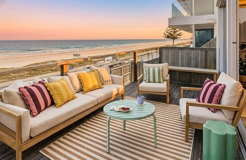 Henley Beach House | Henley Beachfront Home + Sauna, Pool Table, 150m From Square!