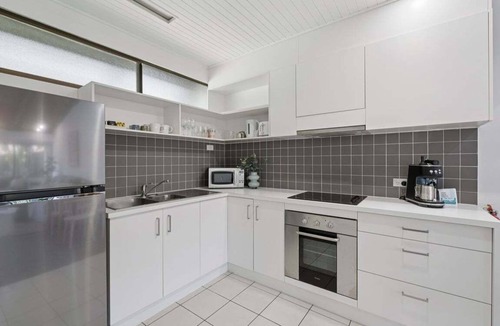 Korora Resort | Hibiscus Villa - Pet Friendly, Spacious beachfront studio, private courtyard