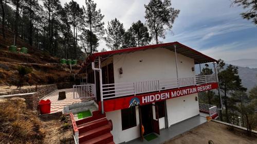Almora Hotel | Hidden Mountain Resort