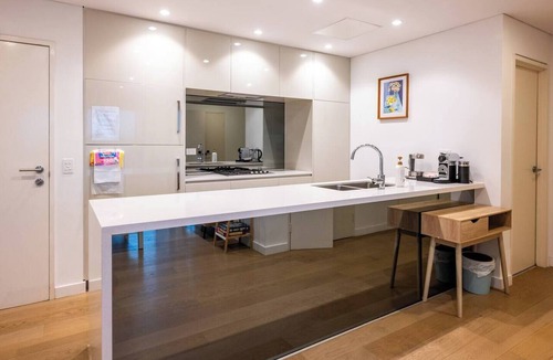 St. Leonards Apartment | High-Rise1BR Views Free Parking St Leonards