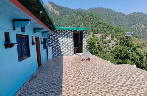 Kanatal House | Hilans Basera 2Km forest walk from road