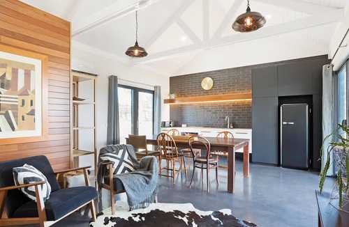 Merimbula Apartment | Hill St Studio - 3+ nights