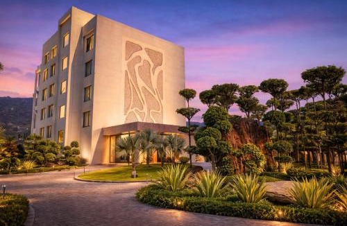 Abu Road Hotel | Hillcrest Hotel & Resort, Abu Road