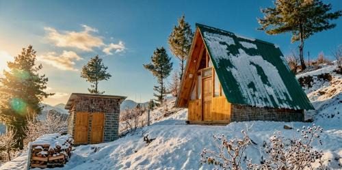 Mohal Ski Chalet | Hima 360, A Frame Cabin, Panaromic Sainj Valley Views, Bhatkanda