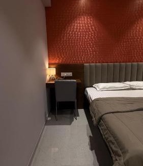 Thane West Apartment | Hiranandani Estate Stay - Rosa