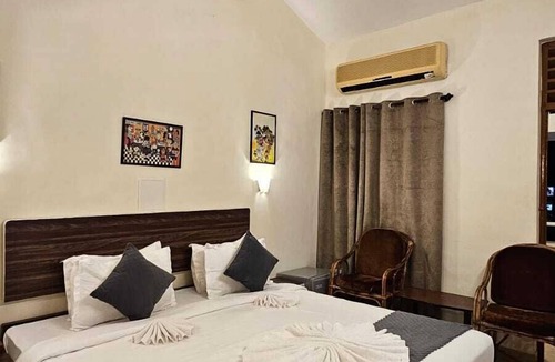 Candolim Hotel | Holiday Beach Resort