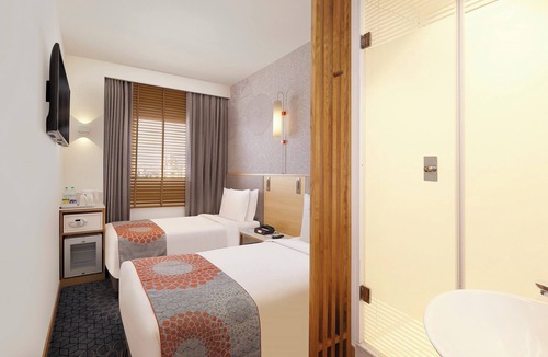 Pimpri Colony Hotel | Holiday Inn Express Pune Pimpri by IHG