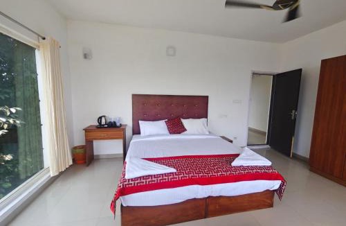Devikolam Hotel | Holidayz by Stayz Royale Munnar - Misty & Sunrise Experience