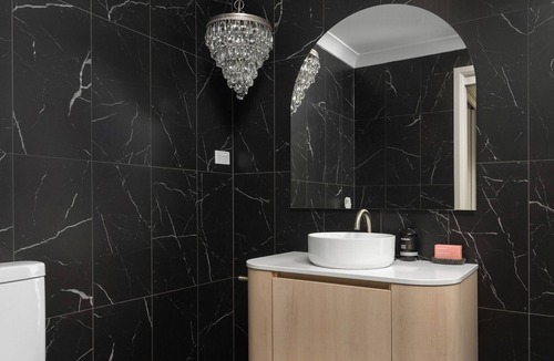 Burradoo House | Hollydale. Peaceful. Contemporary. Luxe