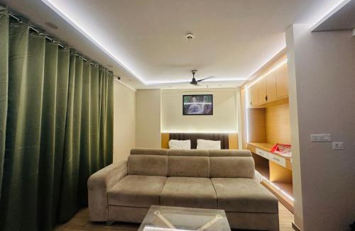 Gomti Nagar Hotel | Holyday Stay Inn