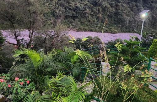 Bullawala Hotel | Home in the Hills, Resort & Restaurant