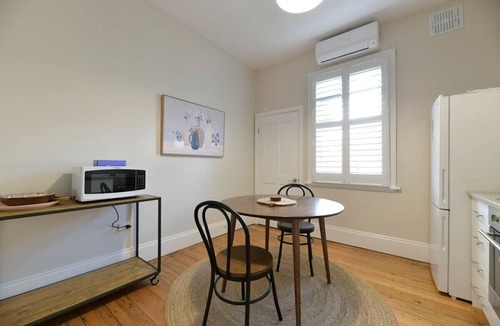 Bathurst Apartment | Hope St Cottage I Restored Stay Bathurst CBD