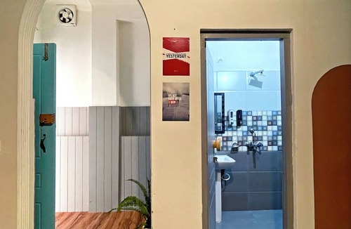 Tapovan Hotel | Hostel De Offlanders Rishikesh Stay Connect Explore