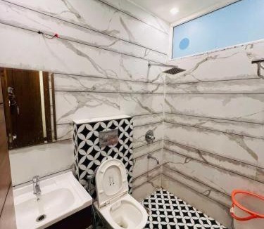Zirakpur Hotel | Hotel 67