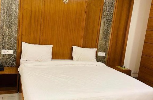 Zirakpur Hotel | Hotel 67