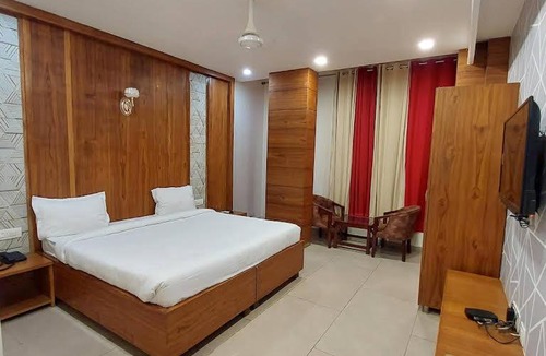 Zirakpur Hotel | Hotel 67