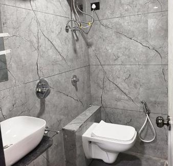 Ahmedabad Hotel | Hotel 7 CR