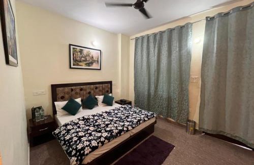 Narainkoti Hotel | Hotel AAA And Restaurant