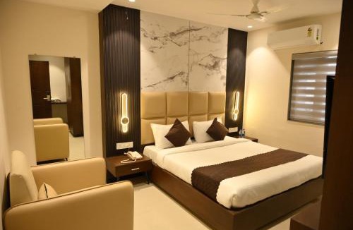 Dewas Hotel | Hotel Abhilasha Premium
