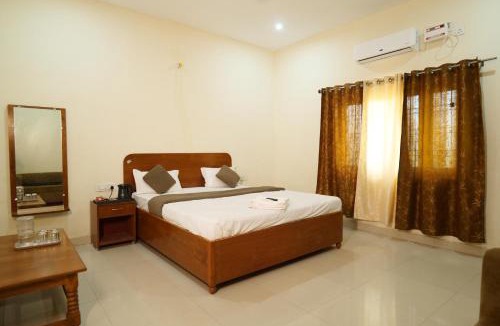 Orchha Hotel | Hotel Aditya Palace & Marriage Garden
