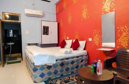 Naini Hotel | Hotel AjS
