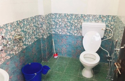 Uttarkashi Hotel | Hotel Amba Niwas Home Stay Uttarkashi