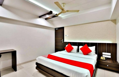 Sayajiganj Hotel | Hotel Amber