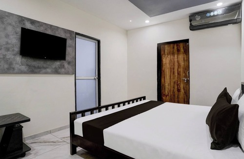 Waghoriya Hotel | Hotel Ambika, Vadodara