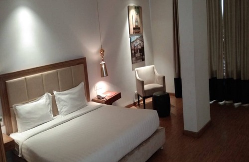 Rajnandgaon Hotel | Hotel Amora