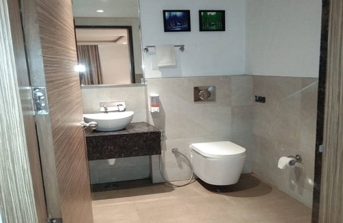 Rajnandgaon Hotel | Hotel Amora