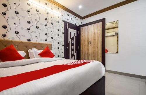 Central Area Hotel | HOTEL AMRAPALI NEAR CA CIRCLE Udaipur