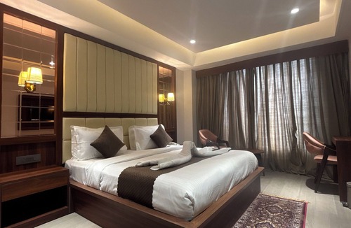 Kota Hotel | Hotel Amyra