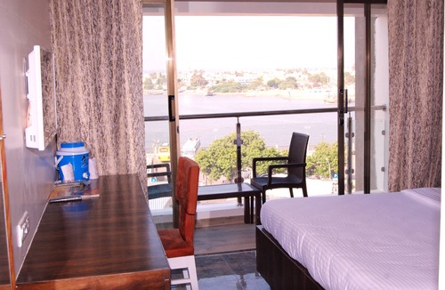 Diu Hotel | Hotel Apaar with Sea Face Garden Restaurant