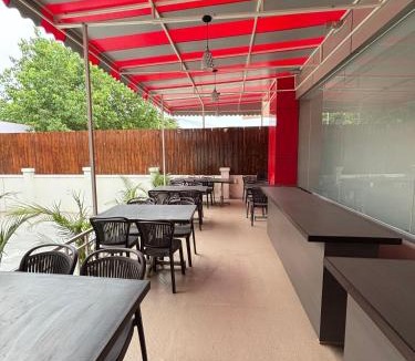Pimpri - Chinchwad Hotel | Hotel Aura Inn