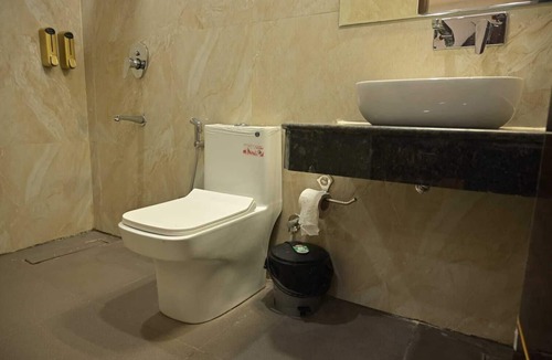 Chhatarpur Hotel | Hotel Bandiram