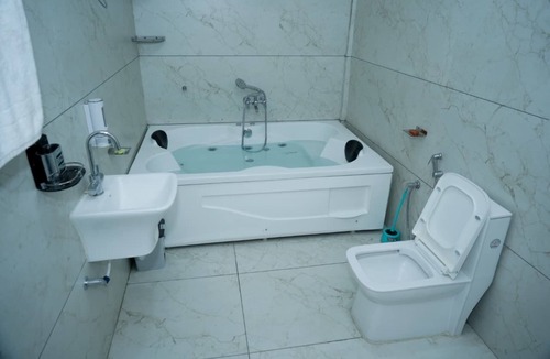 Jwalapur Hotel | Hotel Baromas Retreat