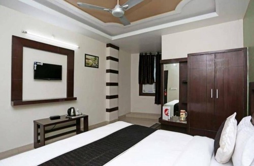 Agra Hotel | HOTEL BED & Room