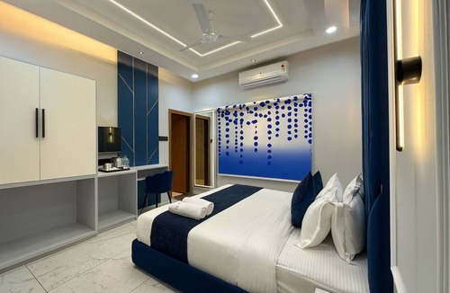 Indore Hotel | Hotel Benchmark Prime