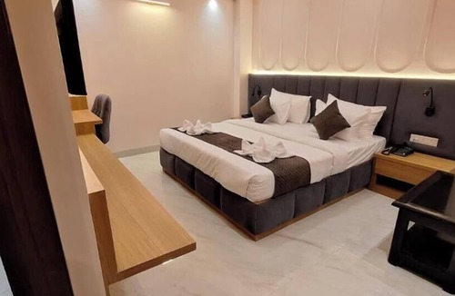 Jhansi Hotel | Hotel Bhagwati Grand