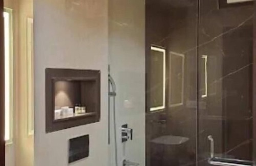 Jhansi Hotel | Hotel Bhagwati Grand