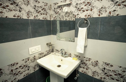 Dalhousie Hotel | Hotel Blue Heaven