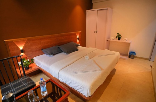 Wai Hotel | Hotel Blue Lotus Residences