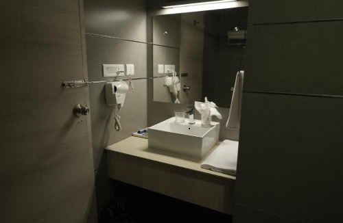 Changanacherry Hotel | Hotel Breezeland