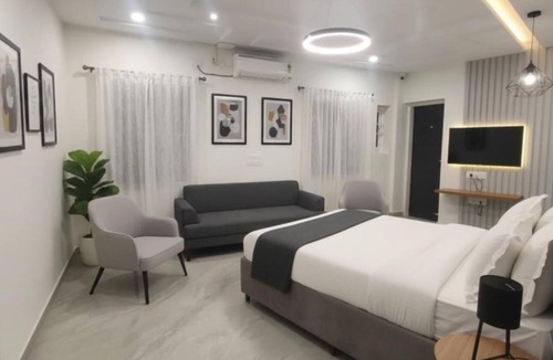 Kondapur Hotel | Hotel Broholi Inn Near Hafeezpet Railway Station