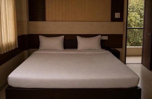 Kichha Hotel | Hotel Business Inn
